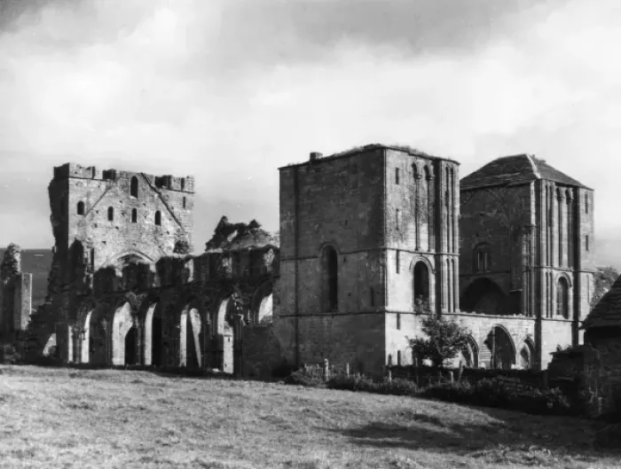 Framed Print : Llanthony Abbey Framed Print : Llanthony Abbey
