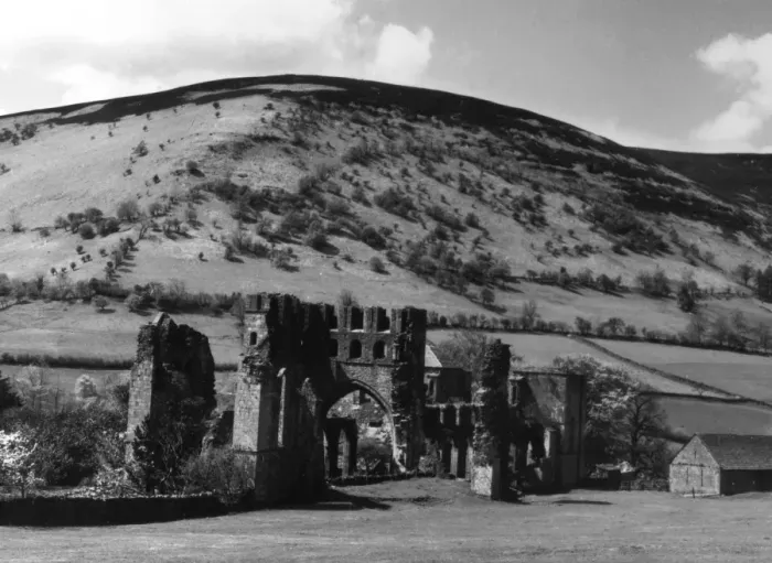 Framed Print : Llanthony Abbey Framed Print : Llanthony Abbey