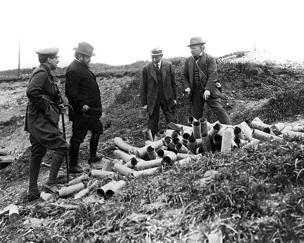 Lloyd George discussing ammunition supply, WW1