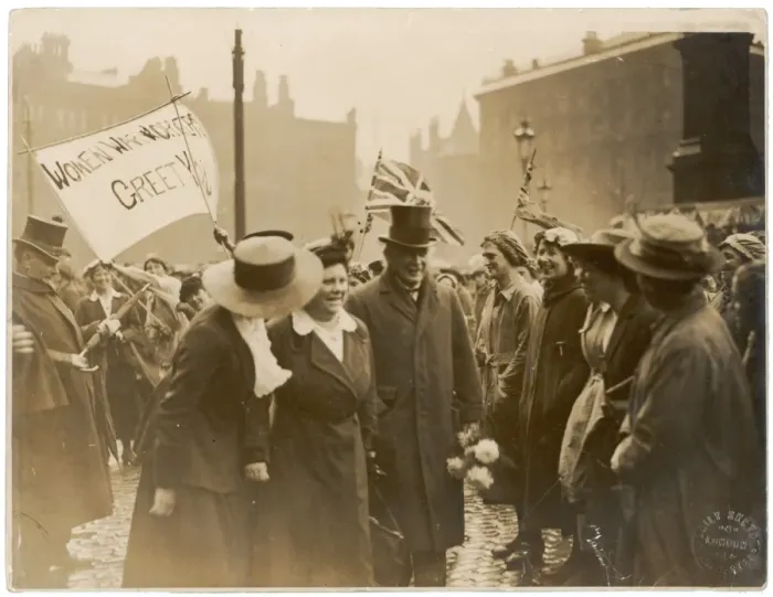 Framed Print : Lloyd George & Workers Framed Print : Lloyd George & Workers
