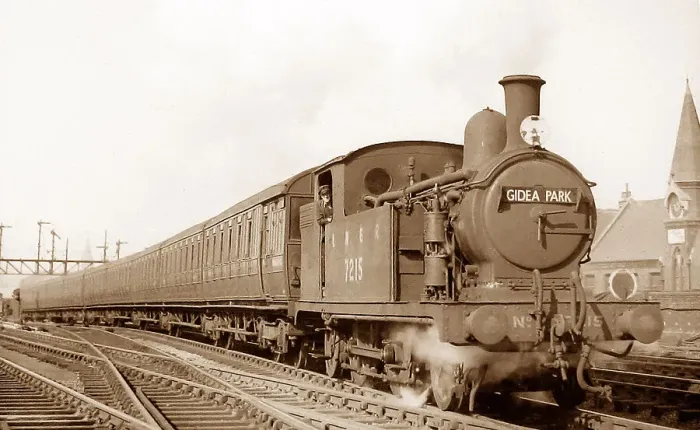 Framed Print : LNER steam locomotive at Gidea Park Framed Print : LNER steam locomotive at Gidea Park