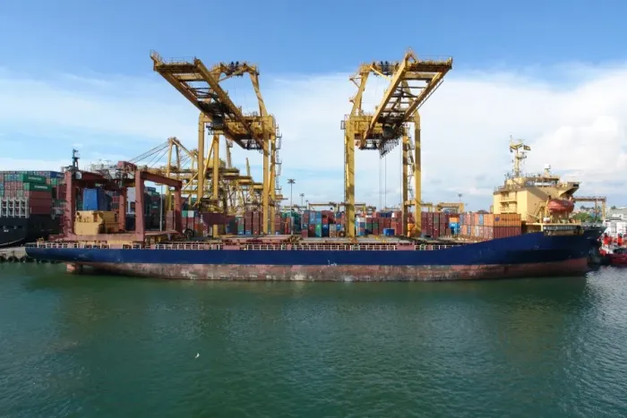 Framed Print : Loading containers at Colombo, Sri Lanka Framed Print : Loading containers at Colombo, Sri Lanka