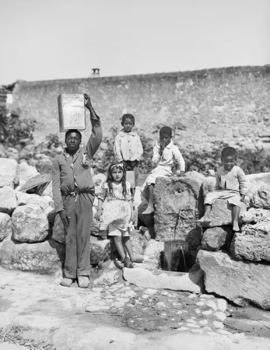 Framed Print : Locals collecting water at a public spring, Matanzas, Cuba Framed Print : Locals collecting water at a public spring, Matanzas, Cuba