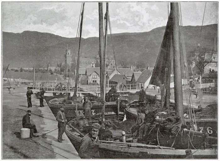 Framed Print : Lock of Fort Augustus, situated at the south-western end of Loch Ness. Date: late 1890s Framed Print : Lock of Fort Augustus, situated at the south-western end of Loch Ness. Date: late 1890s