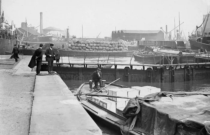 Framed Print : A Lock, London docks, early 1900s Framed Print : A Lock, London docks, early 1900s
