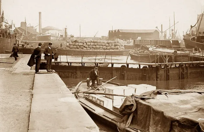 Framed Print : A Lock, London docks, early 1900s Framed Print : A Lock, London docks, early 1900s