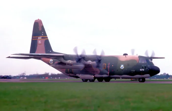 Framed Print : Lockheed C-130H Hercules 955 Froy