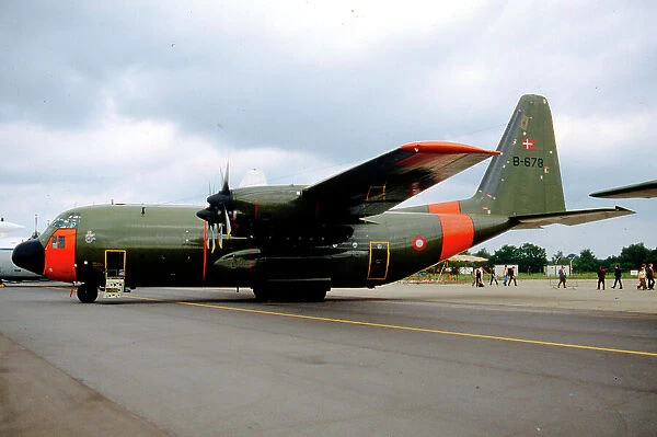 Lockheed C-130H Hercules B-678