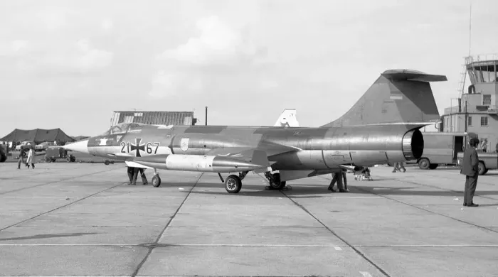 Framed Print : Lockheed F-104G Starfighter 21+67 Framed Print : Lockheed F-104G Starfighter 21+67