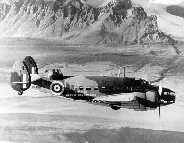 Lockheed Hudson (side view) aloft-RAF