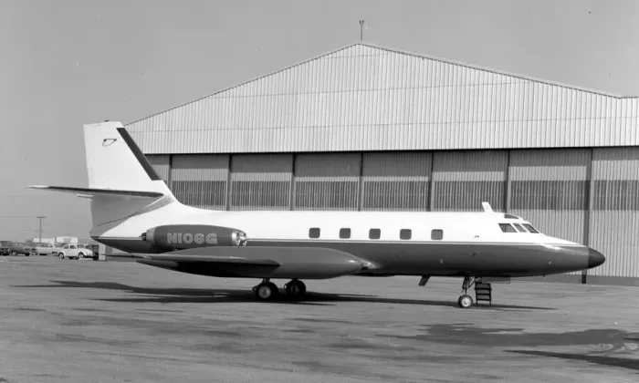 Framed Print : Lockheed JetStar N106G Framed Print : Lockheed JetStar N106G