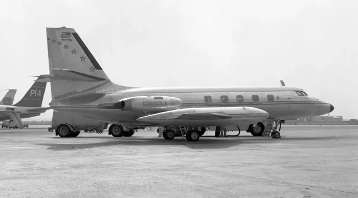 Framed Print : Lockheed JetStar N600J Framed Print : Lockheed JetStar N600J