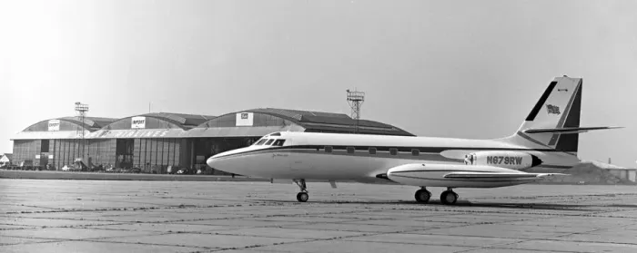 Framed Print : Lockheed JetStar N679RW Framed Print : Lockheed JetStar N679RW