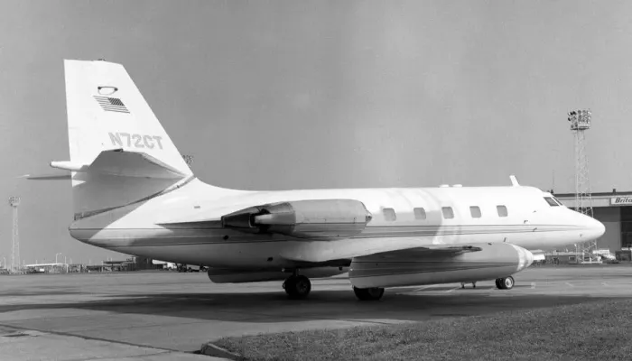 Framed Print : Lockheed JetStar N72CT Framed Print : Lockheed JetStar N72CT
