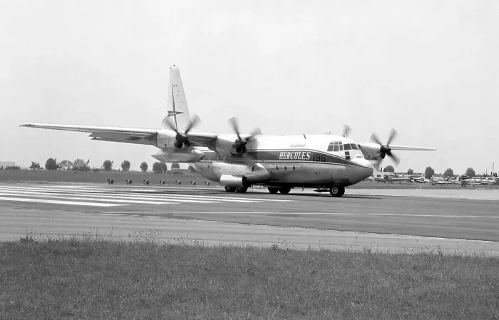 Framed Print : Lockheed L-100-20 Hercules N1130E Framed Print : Lockheed L-100-20 Hercules N1130E