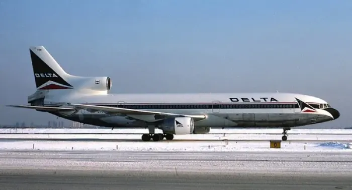 Framed Print : Lockheed L-1011 of Deltas N729DA at La Guardia, 7 Feb Framed Print : Lockheed L-1011 of Deltas N729DA at La Guardia, 7 Feb