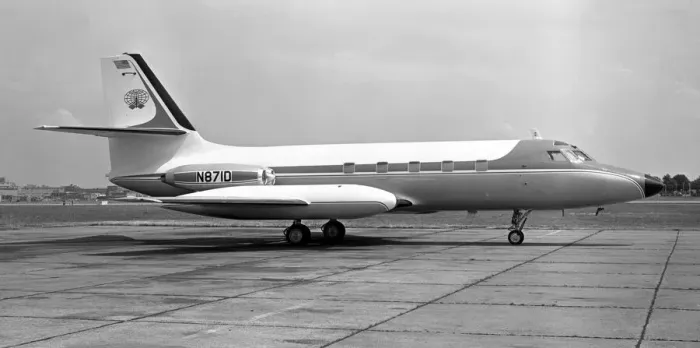 Framed Print : Lockheed L-1329 Jetstar-6 N871D