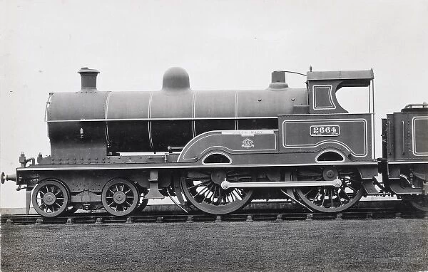 Locomotive no 2664 Queen Mary
