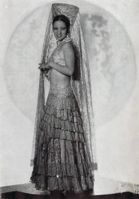 Framed Print : Lolita Benavente in Revue Folies Bergere at the French Casin Framed Print : Lolita Benavente in Revue Folies Bergere at the French Casin