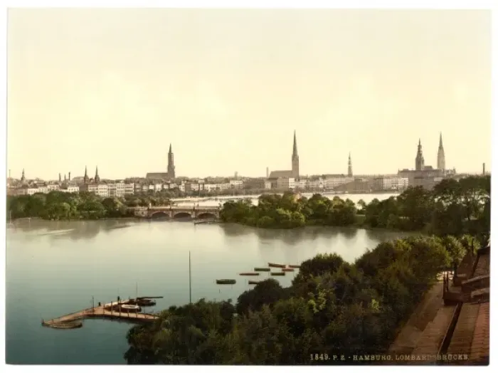 Framed Print : Lombards Bridge, Hamburg, Germany Framed Print : Lombards Bridge, Hamburg, Germany