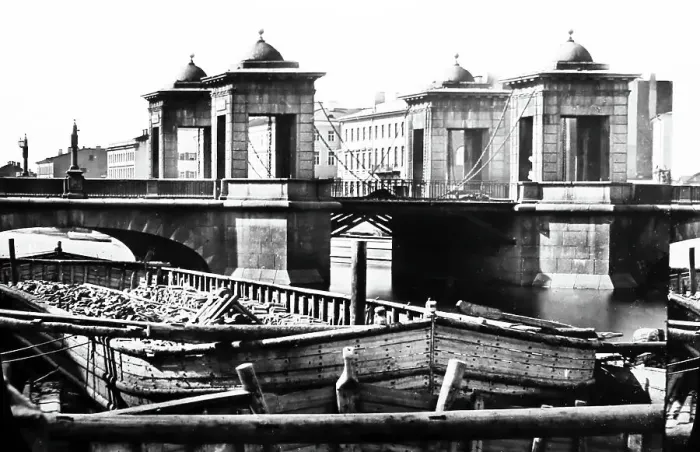 Framed Print : Lomonosov Bridge, Saint Petersburg, Russia, Victorian period Framed Print : Lomonosov Bridge, Saint Petersburg, Russia, Victorian period