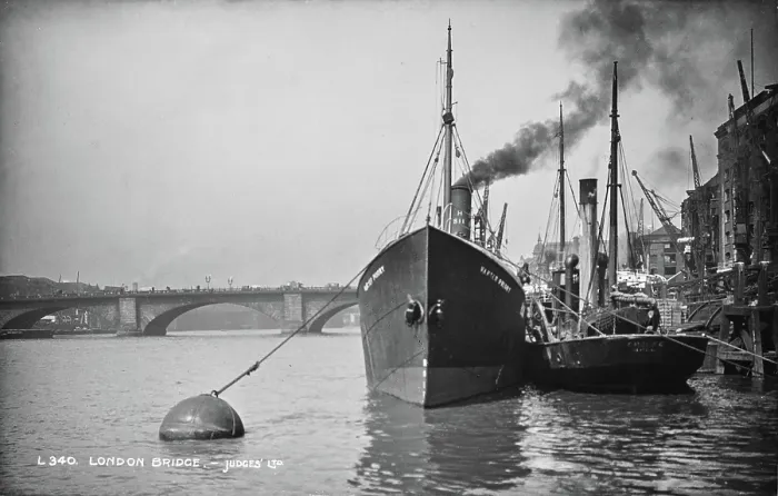 Framed Print : London Bridge in Historical Context Framed Print : London Bridge in Historical Context