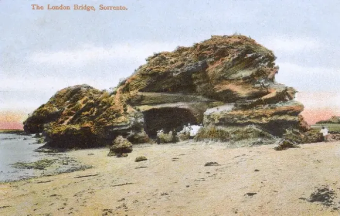 Framed Print : The London Bridge rocks, Sorrento, Victoria, Australia Framed Print : The London Bridge rocks, Sorrento, Victoria, Australia