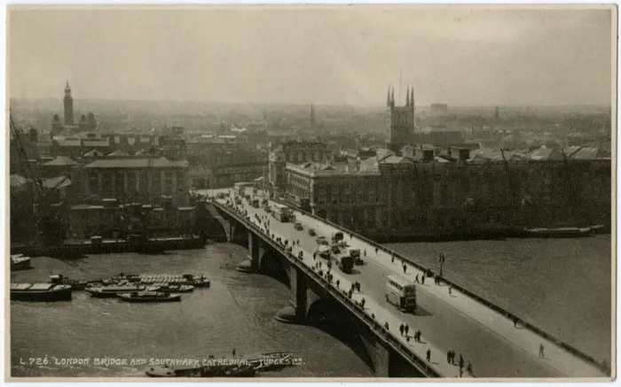 Framed Print : London Bridge and Southwark Cathedral, London - View South Framed Print : London Bridge and Southwark Cathedral, London - View South