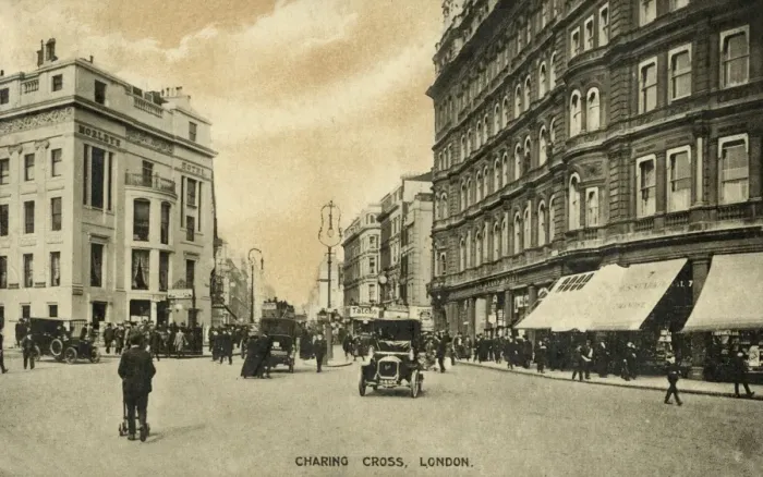 Framed Print : London / Charing Cross Framed Print : London / Charing Cross