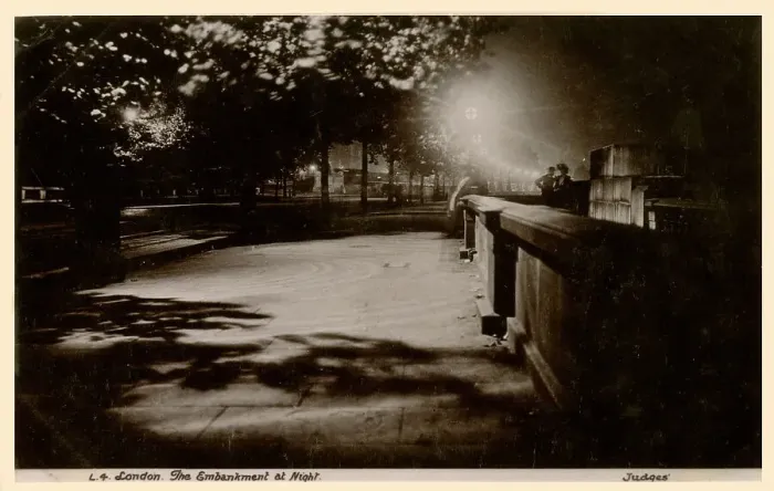 Framed Print : The London Embankment at Night Framed Print : The London Embankment at Night