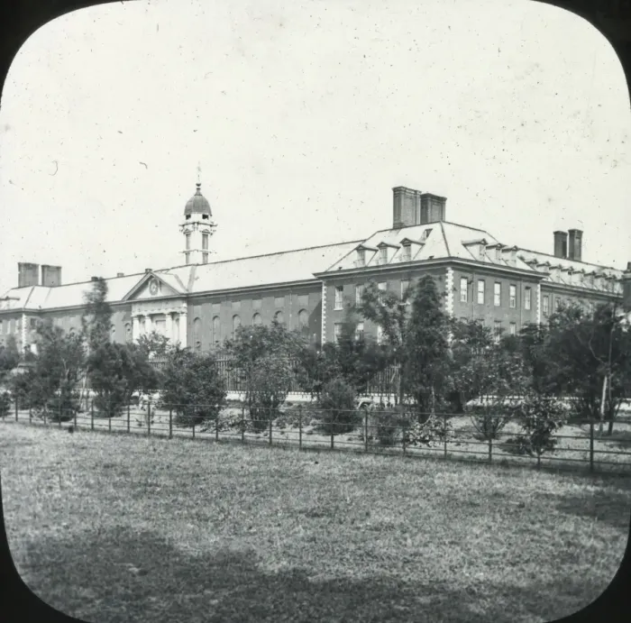 Framed Print : London, England - Chelsea Hospital Framed Print : London, England - Chelsea Hospital