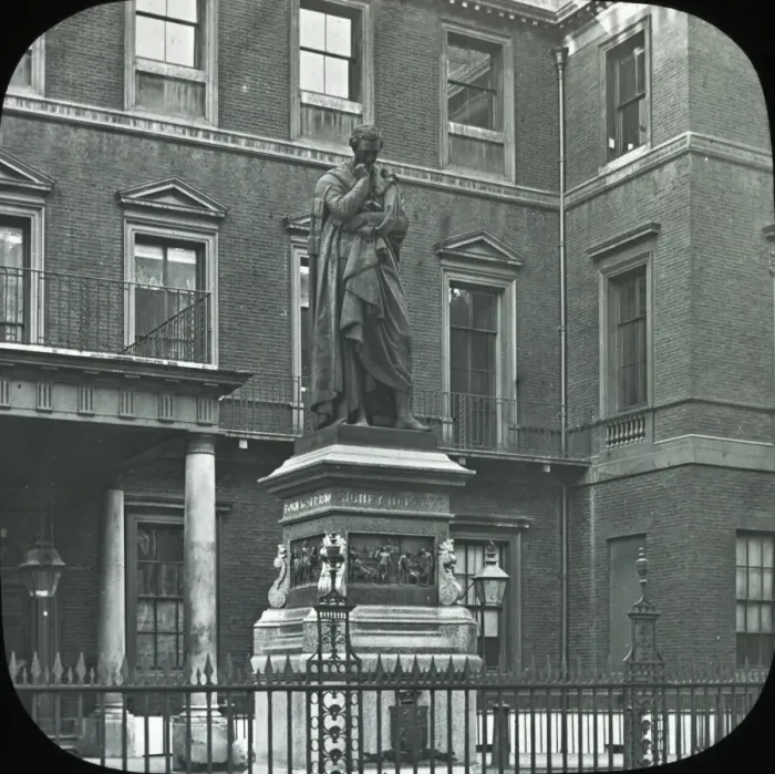 Framed Print : London, England - Statue Sydney Herbert Framed Print : London, England - Statue Sydney Herbert