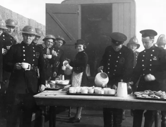 Framed Print : London Fire Brigade and AFS with canteen van, WW2 Framed Print : London Fire Brigade and AFS with canteen van, WW2