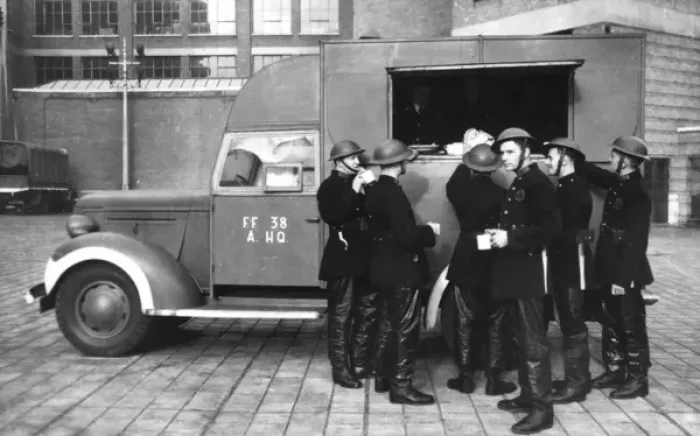 Framed Print : London Fire Brigade with canteen van, WW2 Framed Print : London Fire Brigade with canteen van, WW2