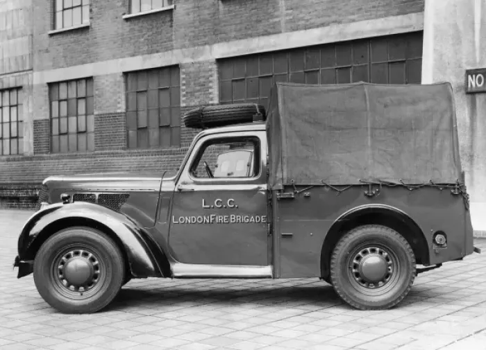 Framed Print : London Fire Brigade Store Van Framed Print : London Fire Brigade Store Van