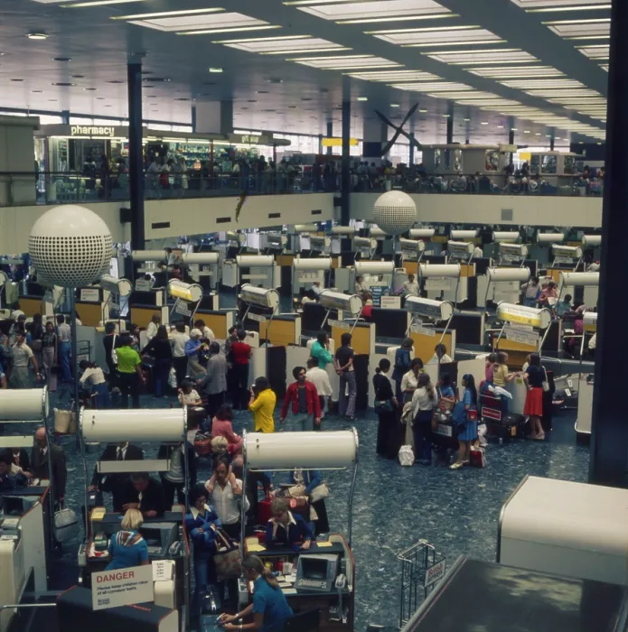 Framed Print : London Heathrow Airport Terminal (interior). Date: circa 1960s Framed Print : London Heathrow Airport Terminal (interior). Date: circa 1960s