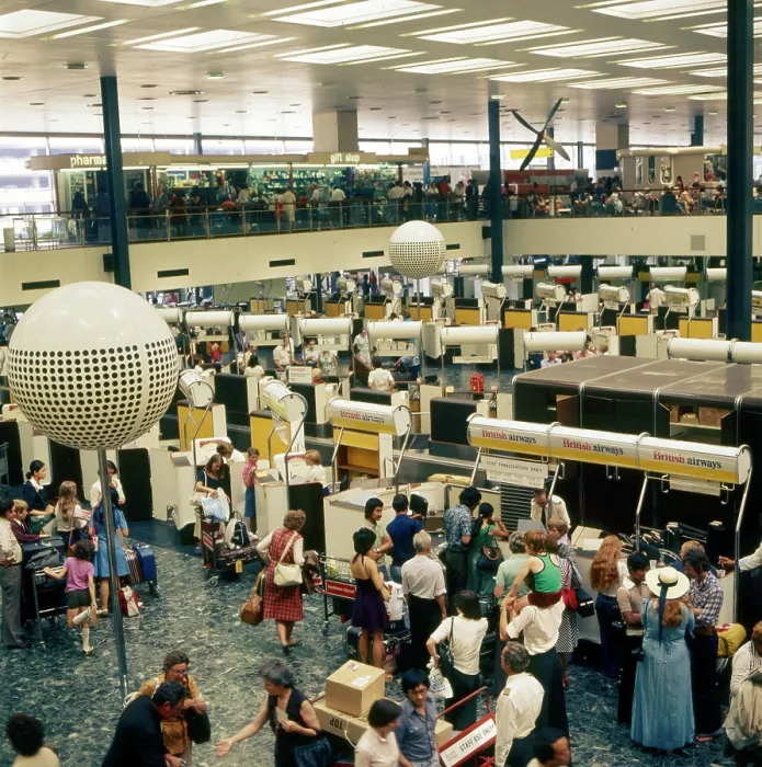 Framed Print : London Heathrow Airport Terminal (interior) Date: circa 1960s Framed Print : London Heathrow Airport Terminal (interior) Date: circa 1960s