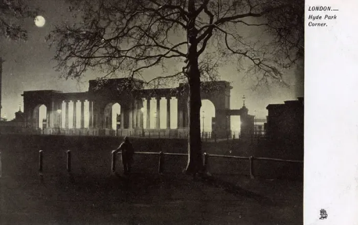 Framed Print : London - Hyde Park Corner by moonlight Framed Print : London - Hyde Park Corner by moonlight