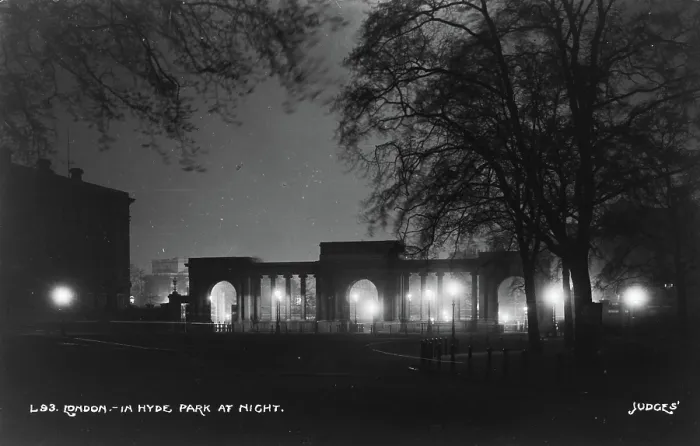 Framed Print : London in Hyde Park at Night Framed Print : London in Hyde Park at Night