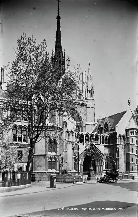 Framed Print : London Law Courts Framed Print : London Law Courts