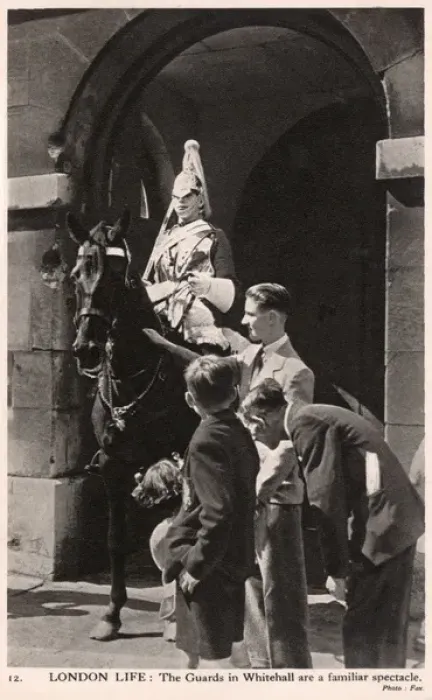 Framed Print : London Life: The Guards at Whitehall Framed Print : London Life: The Guards at Whitehall