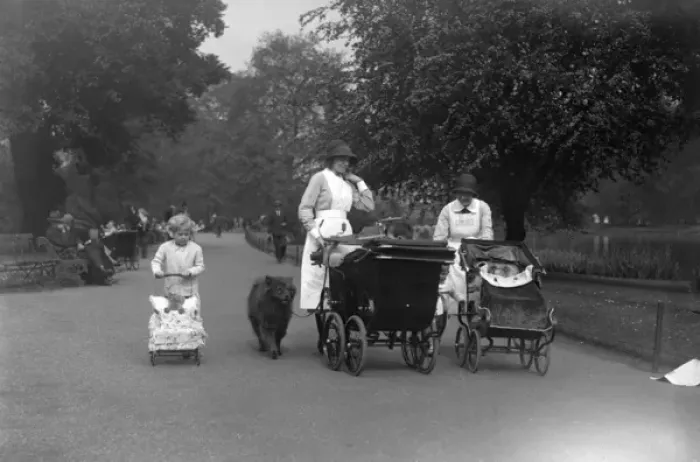 Framed Print : London Nannies 1930S Framed Print : London Nannies 1930S