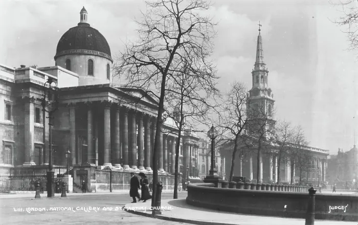 Framed Print : London National Gallery and St. Martin's Church Framed Print : London National Gallery and St. Martin's Church
