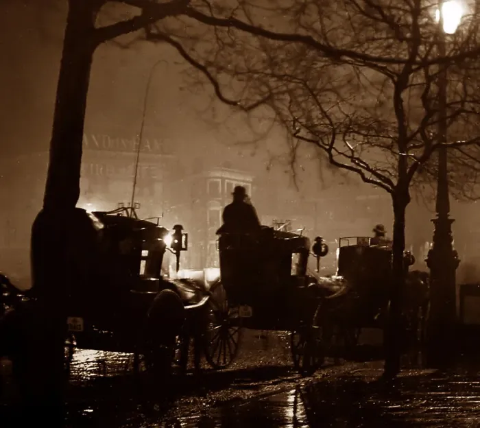 Framed Print : London at night, cabbies waiting for passengers, early 1900s Framed Print : London at night, cabbies waiting for passengers, early 1900s