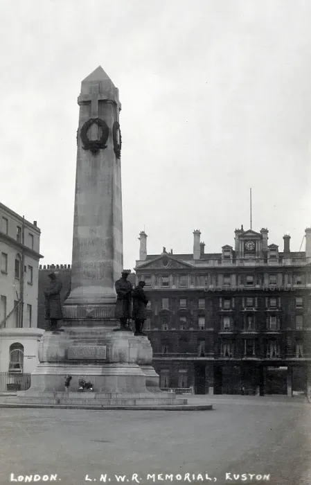 Framed Print : London & North Western Railway War Memorial, Euston, London Framed Print : London & North Western Railway War Memorial, Euston, London