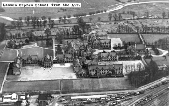 Framed Print : London Orphan Asylum / School, Watford - Aerial view Framed Print : London Orphan Asylum / School, Watford - Aerial view