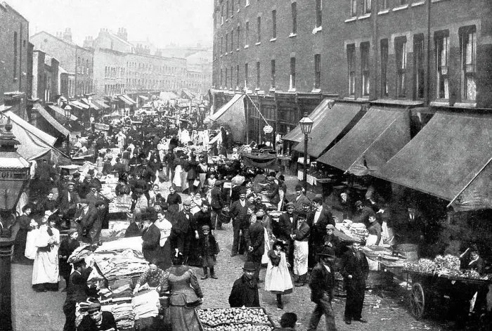 Framed Print : London Petticoat Lane Market early 1900s Framed Print : London Petticoat Lane Market early 1900s