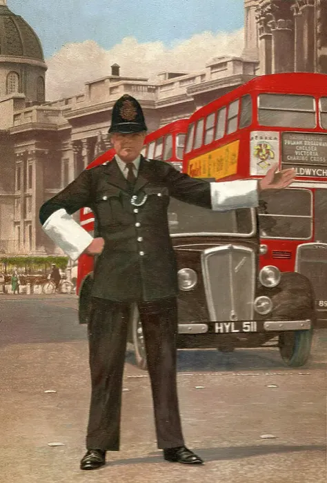 Framed Print : London Policeman, Trafalgar Square, London Framed Print : London Policeman, Trafalgar Square, London
