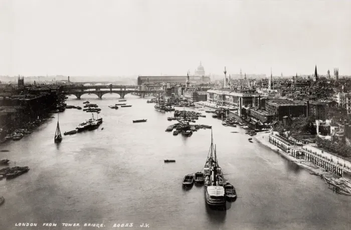 Framed Print : London along the River Thames from Tower Bridge Framed Print : London along the River Thames from Tower Bridge