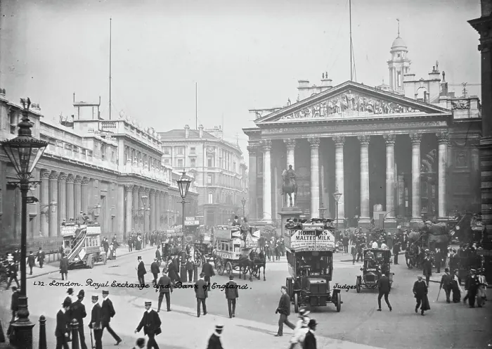 Framed Print : London Royal Exchange and Bank of England Framed Print : London Royal Exchange and Bank of England